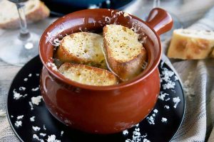 Get All the Rich Flavor in Less Time with the Best Instant Pot French Onion Soup