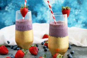 Berry Date Smoothie with a Kick to Spice Up Your Morning