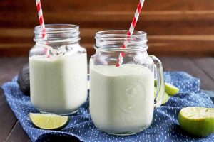 A Light and Refreshing Icy Avocado Smoothie to Start Your Day