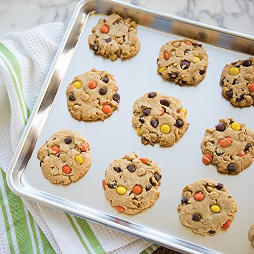 How to Choose the Best Cookie Sheets for Baking Cookies