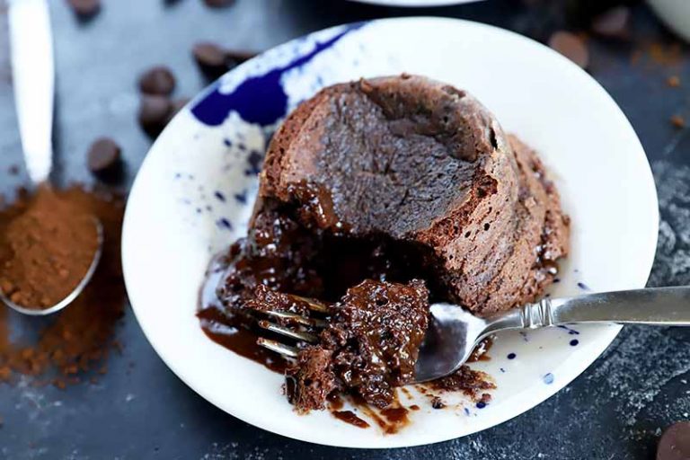 Warm Coffee-Infused Chocolate Cakes Recipe | Foodal