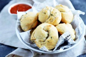 Easiest Ever Garlic Knots