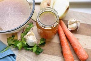 Low-Sodium Slow Cooker Chicken Stock