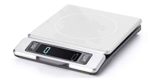 Image of the OXO Good Grips Digital Scale with pull out display.