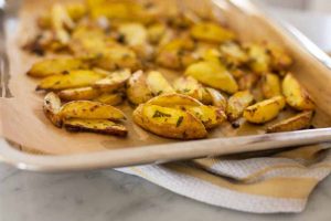 Crispy Roasted Turmeric Potatoes