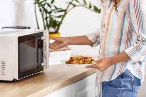 11 Important Do’s and Don’ts of Using the Microwave
