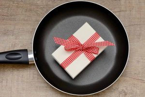 5 Helpful Gift Ideas for Anyone Who Hates to Cook