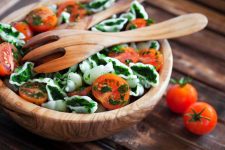 Les meilleurs bols à salade en bois examinés | Foodal.com